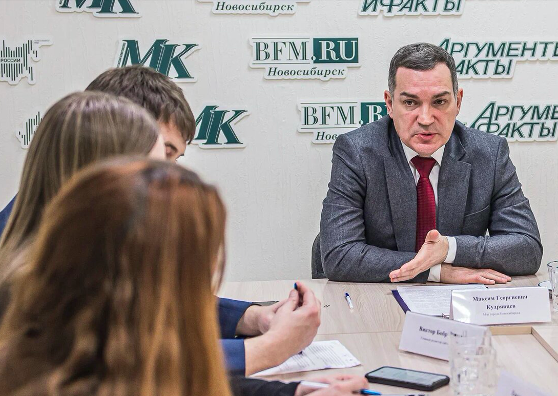 Фото Новое метро, решение транспортных проблем и улучшение города. Мэр Новосибирска Максим Кудрявцев озвучил планы на 2026 год 2